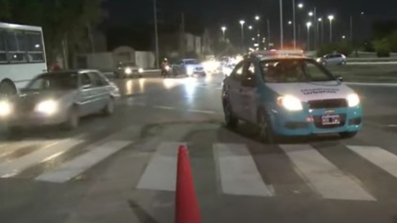 Caos vehicular en Ruta 40 y calle Corrientes: desconocimiento de prioridad  de paso - Diario 13 San Juan