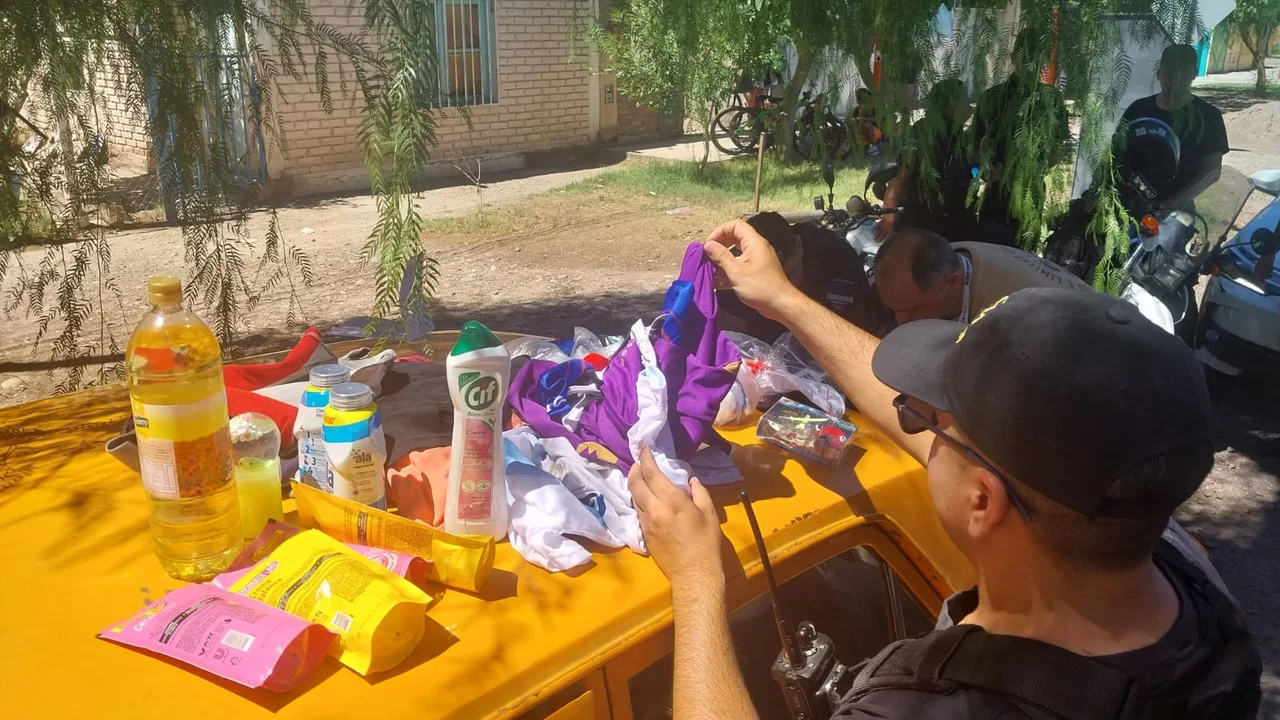 Detuvieron a cuatro personas que entraron a robar a un supermercado