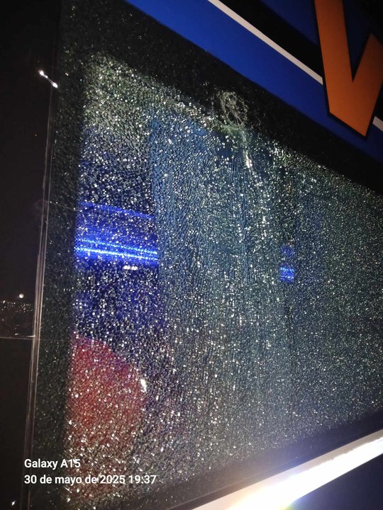 Apedrearon un colectivo de larga distancia en Bermejo
