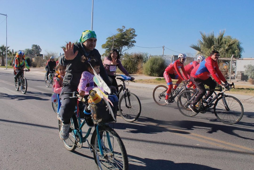 Chimbas cerró sus vacaciones de invierno a pura bici y alegría